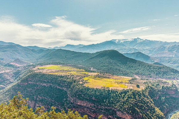 Experience Morocco on our 6 Days Tour from Casablanca. Visit Fes, Merzouga Desert, Todra Gorge, Ait Ben Haddou, Atlas Mountains, Marrakech.